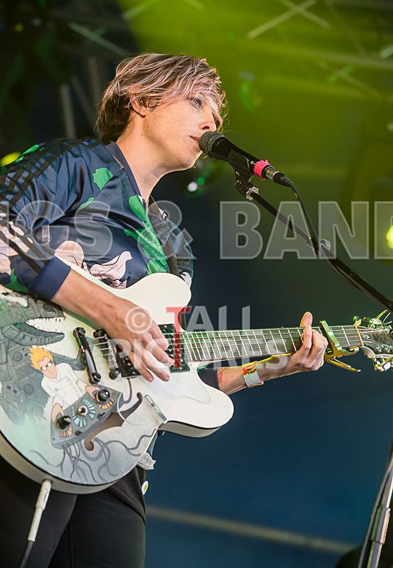 She Drew the Gun-6 - SHE DREW THE GUN