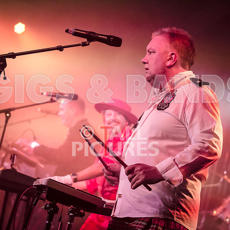 Fade2Grey-335 - FADE2GREY