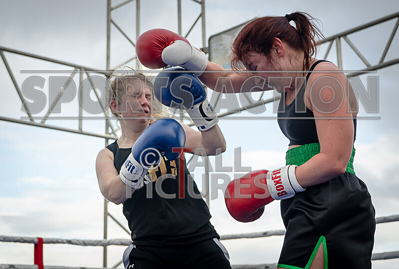 BOUT 9- Lauren Thunder Damage Hallett v Dee the Machine Marsden-44 - BOUT 9- Lauren 'Thunder Damage' Hallett v Dee 'the Machine' Marsden