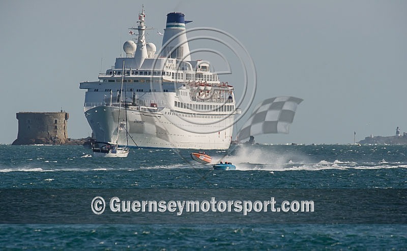 Powerboat Race_25-08-2013-18 - RACE-11 NORTH BEACH