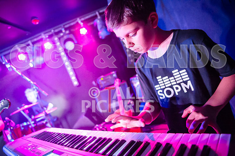 The Goo Fighters-6 - THE GOO FIGHTERS