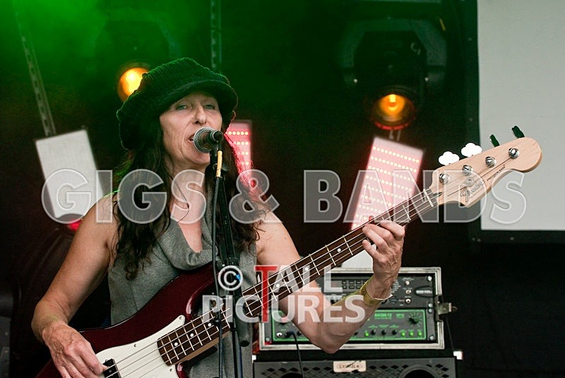 Boy Le Monti-7 - VALE EARTH FAIR 2009