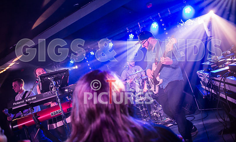 The Skints-6 - THE SKINTS