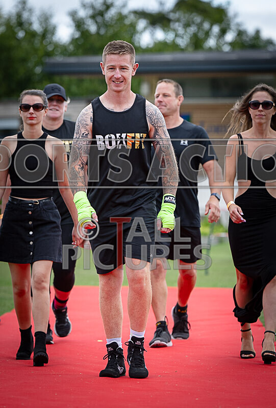 BOUT 11- Roland the Doc Archer v Chris the Trigger ONeil-2 - BOUT 11- Roland 'the Doc' Archer v Chris 'the Trigger' O'Neil
