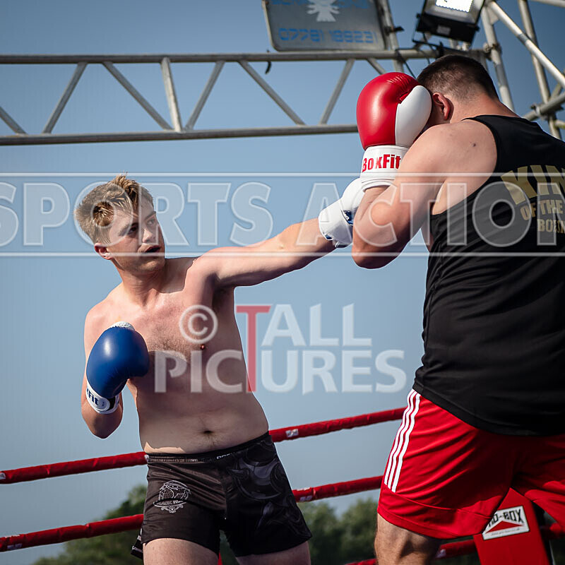 BOUT 1 - Ivan -El Terrible- v Elliot Cocket-23 - BOUT 1 - Ivan 'El Terrible' Donaldson v Elliot Cocket