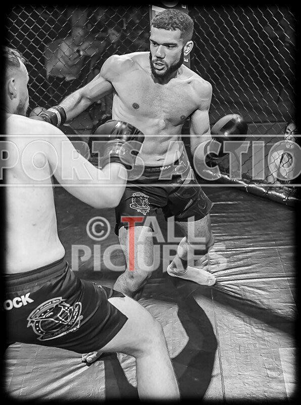 BOUT- 2 - Dom Boyce v Dom Simon-19 - BOUT 2 - Dom Boyce v Dom Simon