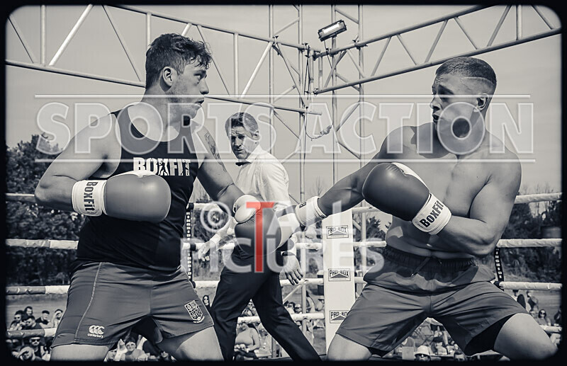 BOUT 4 - Sam Kamikazae Kissack v Charlie White-19 - BOUT 4 - Sam 'Kamikazae' Kissack v Charlie White