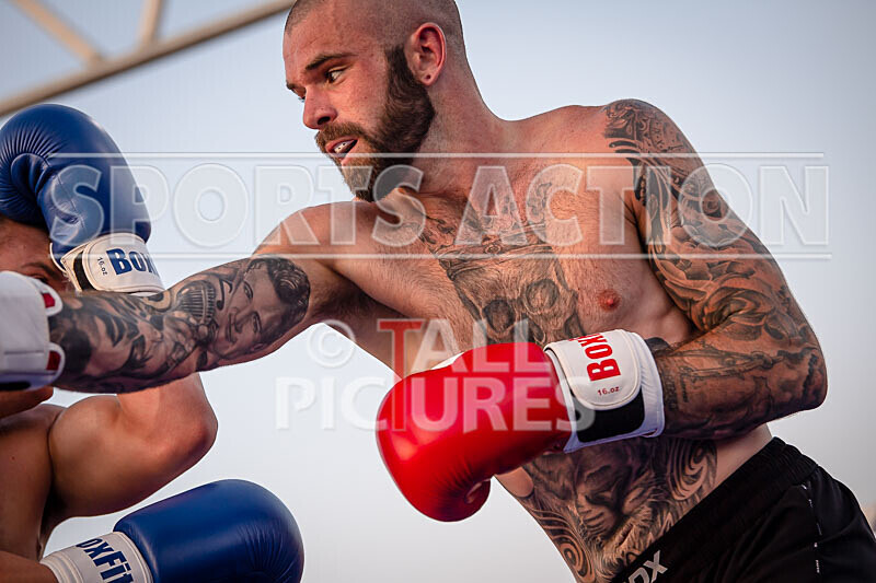 BOUT 14 - Koen -Kraken- Le Prevost v Lewis Bourgaize-33 - BOUT 14 - Koen 'Kraken' Le Prevost v Lewis Bourgaize