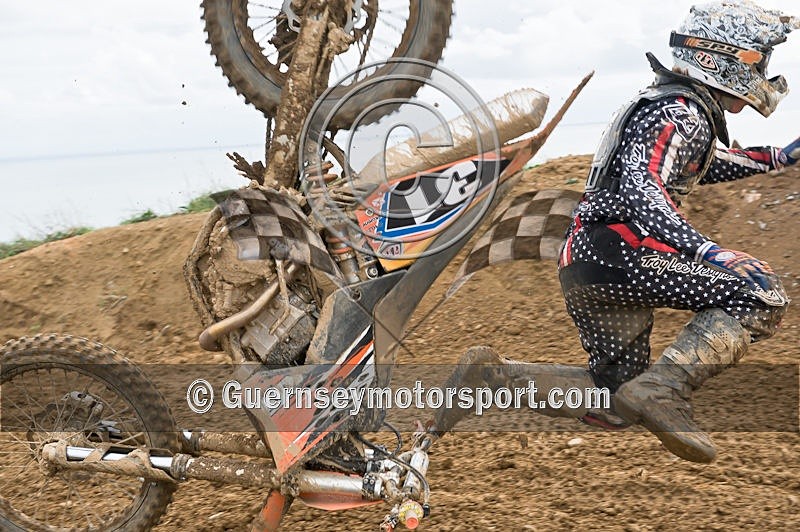 Moto-X_06-11-10-51 - MOTO-X_06-11-2010