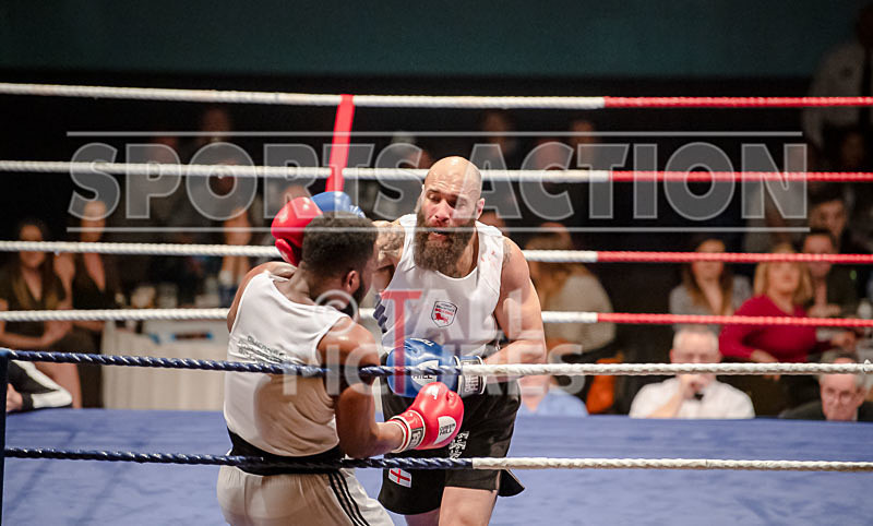 BOUT-13 - Oblie Botchway v Lewis Oakford-22 - BOUT-13 - Oblie Botchway v Lewis Oakford