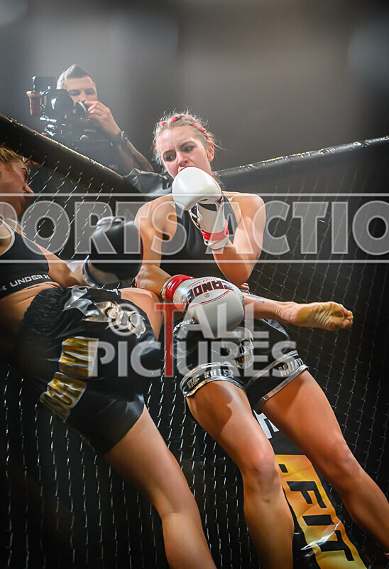 BOUT- 9 - Laura Douglas v Georgia Blumsom-62 - BOUT 9 - Laura Douglas v Georgia Blumsom