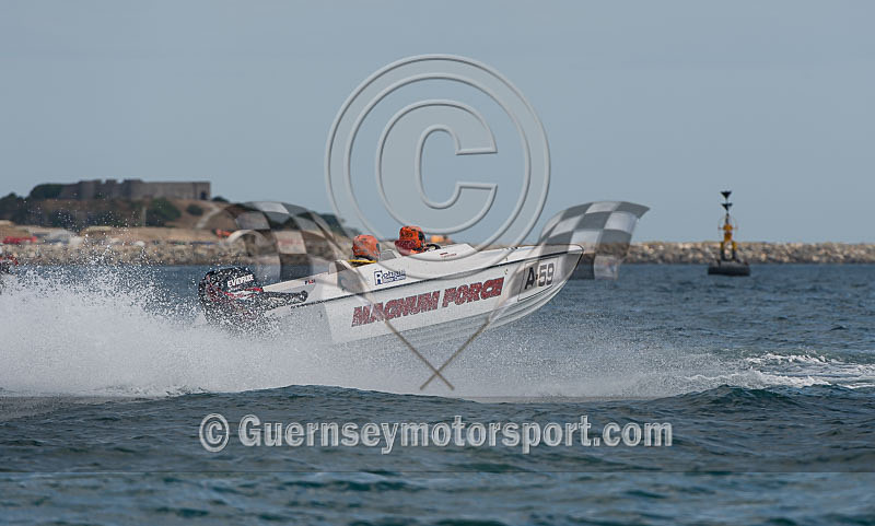 Powerboat_2014_Race-8-120 - RACE-8