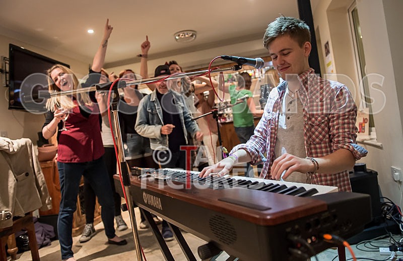 Issimo Music-18 - ISSIMO MUSIC