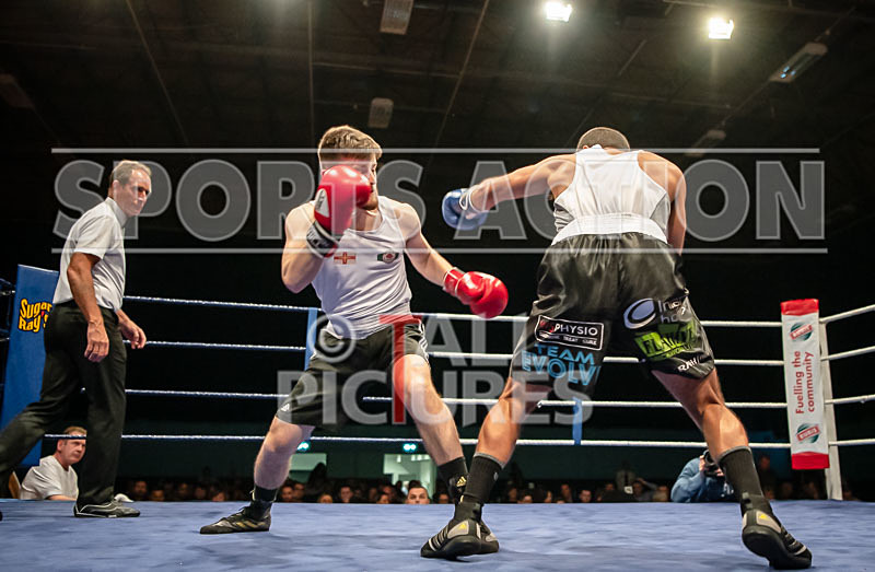 BOUT-19 - Chris Sumner v Courtney Frimpong-5 - BOUT-19 - Chris Sumner v Courtney Frimpong