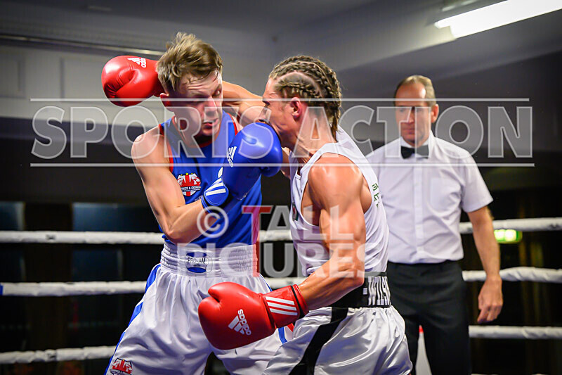 BOUT- 6 - Jamie Wilson v Declan Hunt-4 - BOUT 6 - Jamie Wilson v Declan Hunt
