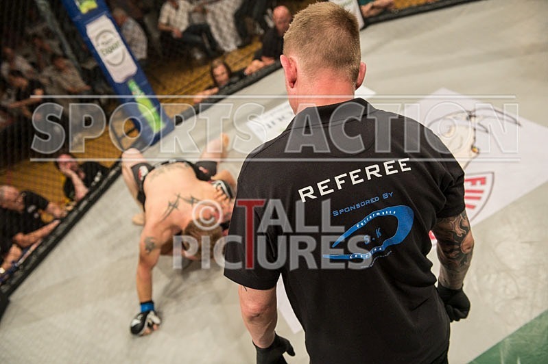 Lock-in Guernsey_2013_Scene-69 - THE WEIGH-INS & ATMOSPHERE