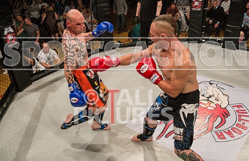 Cage Fighting_2012_Bout 10-41 - BOUT-10