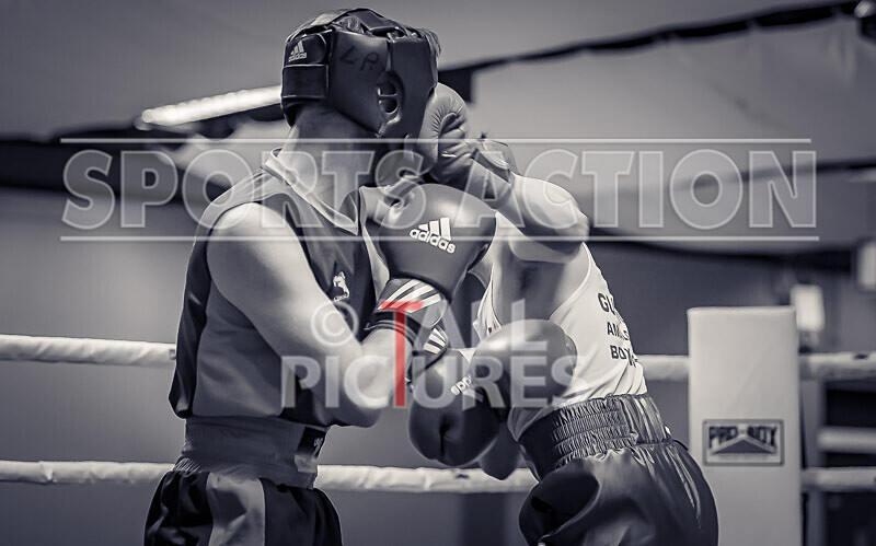 BOUT 4 - Ross Vining v Lewis Oyler-21 - BOUT 4 - Ross Vining v Lewis Oyler