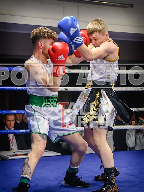 BOUT- 10 - Tom Teers v Shane Smith-28 - BOUT: 10 - Tom Teers v Shane Smith