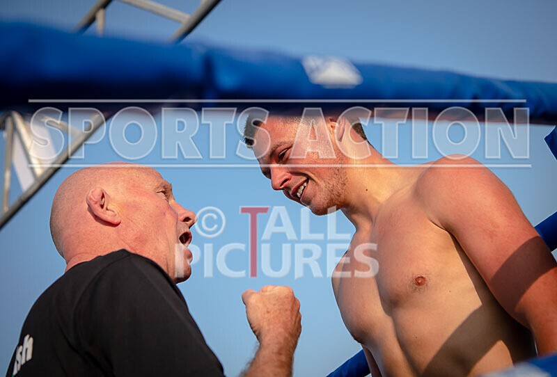 BOUT 10 - Myles -Dangerous- Duquemin v Jordan -the Rookie- Redwood-32 - BOUT 10 - Myles 'Dangerous' Duquemin v Jordan 'the Rookie' Redwood