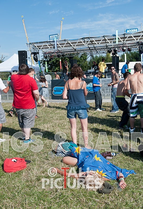 Guernsey Festival Scene-24 - THE GUERNSEY FESTIVAL ATMOSPHERE AND SCENE