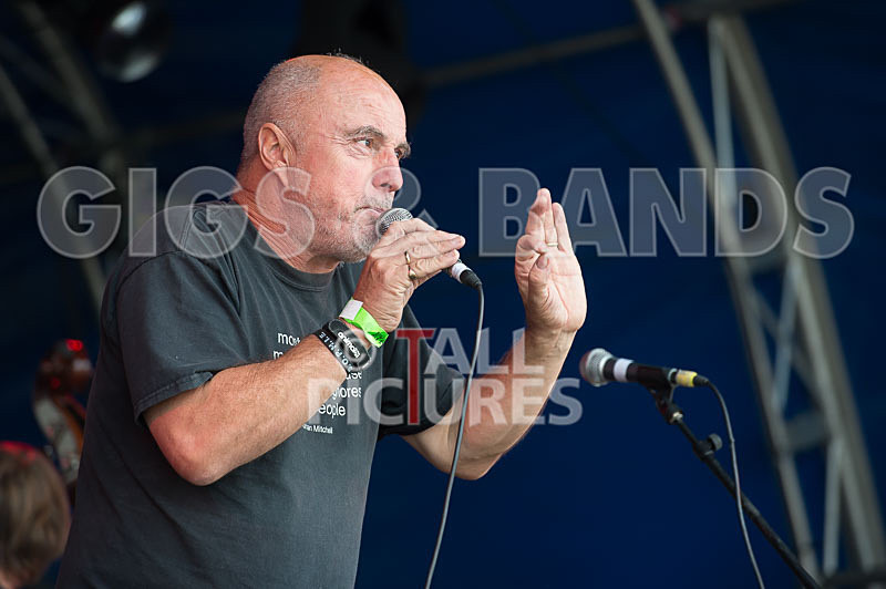 Attila the Stock Broker-18 - ATTILA THE STOKEBROKER'S BARNSTORMERS