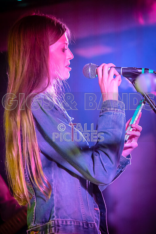 Black Eye-24 - BLACK EYE