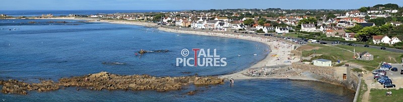 Cobo Bay in the Summer - PANORAMIC SCENES