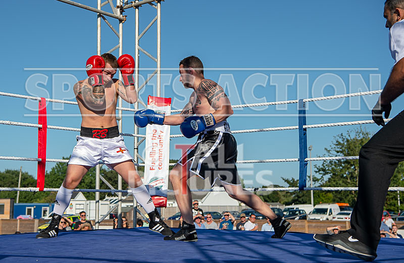 BOUT-3- Simon The Machine March v Rob The Brutal Brehaut-14 - BOUT-3 Simon 'The Machine' March v Rob 'The Brutal' Brehaut
