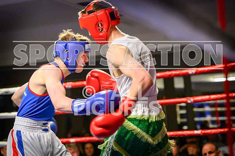 BOUT- 5 - Arnie Watson v Ryan Henry-11 - BOUT 5 - Arnie Watson v Ryan Henry