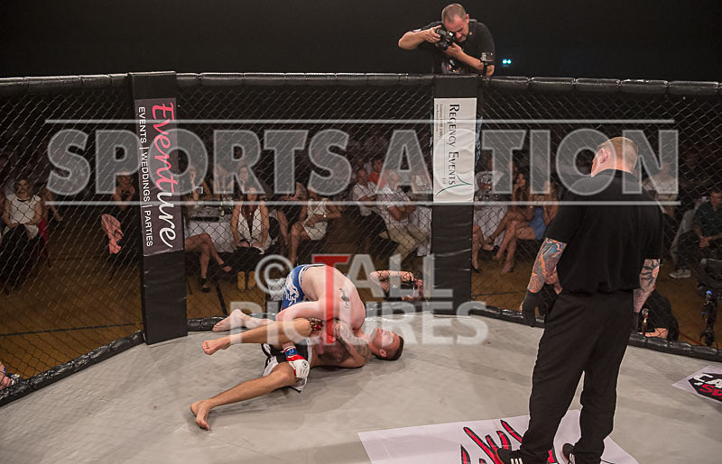 James Mapley v Chris Burton-26 - BOUT 14