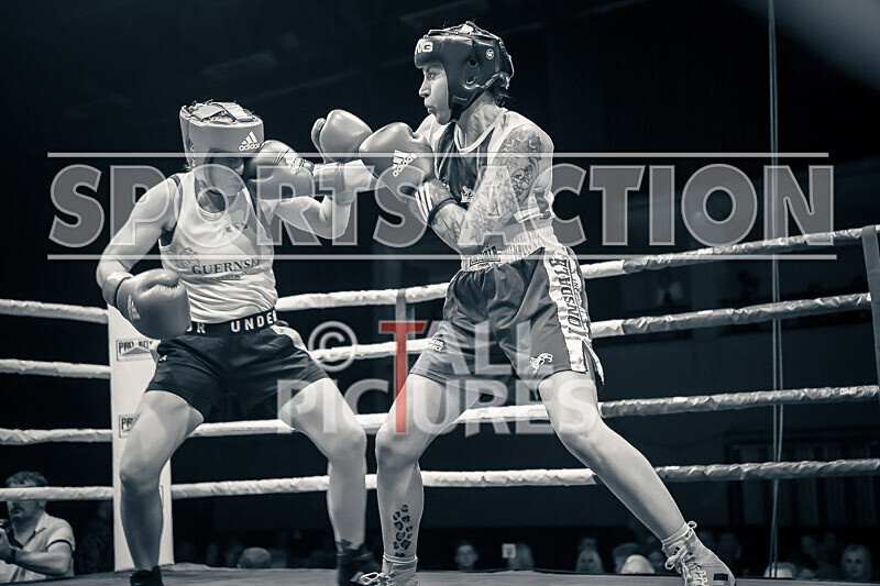 BOUT 6- Emma Martin v Stephanie Adlington-16 - BOUT 6: Emma Martin v Stephanie Adlington