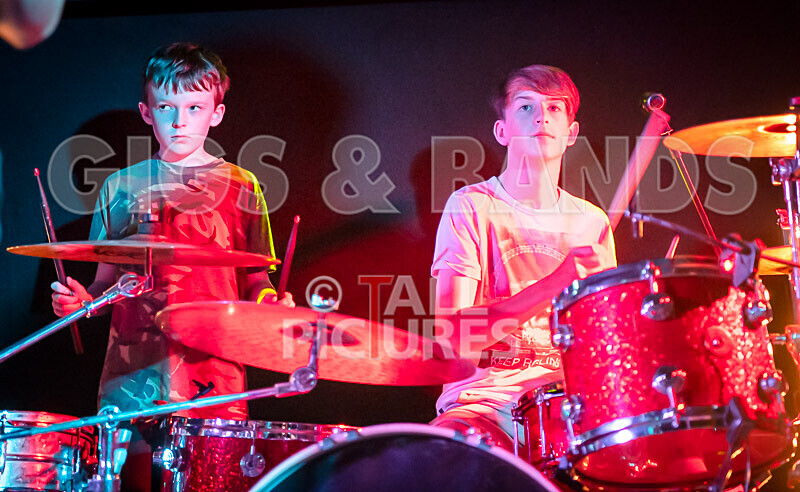 The Foxxy Ladies-5 - THE FOXXY LADIES