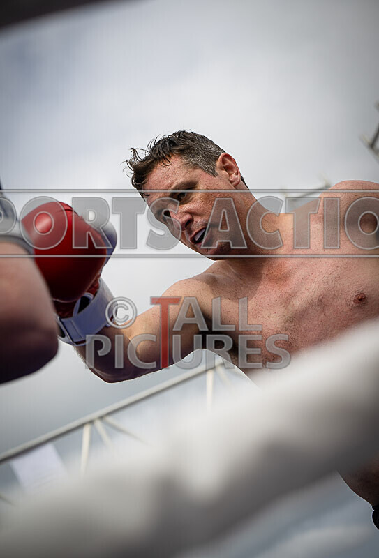 BOUT 4- Rollo 9 and a Half Digits v Tony Foxey Fox-35 - BOUT 4- Rollo '9 and a Half Digits' v Tony 'Foxey' Fox