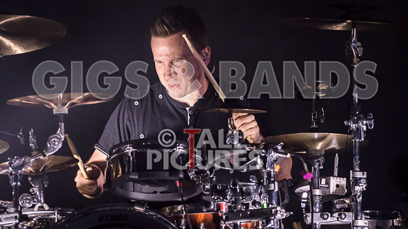 Pendulum Live-9 - PENDULUM LIVE