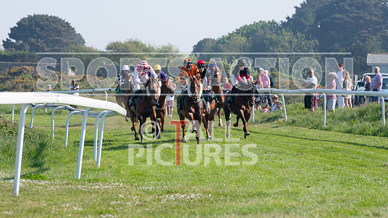 Guernsey Race Club Horse Racing 2018-13 - GUERNSEY RACE CLUB BANK HOLIDAY 2018