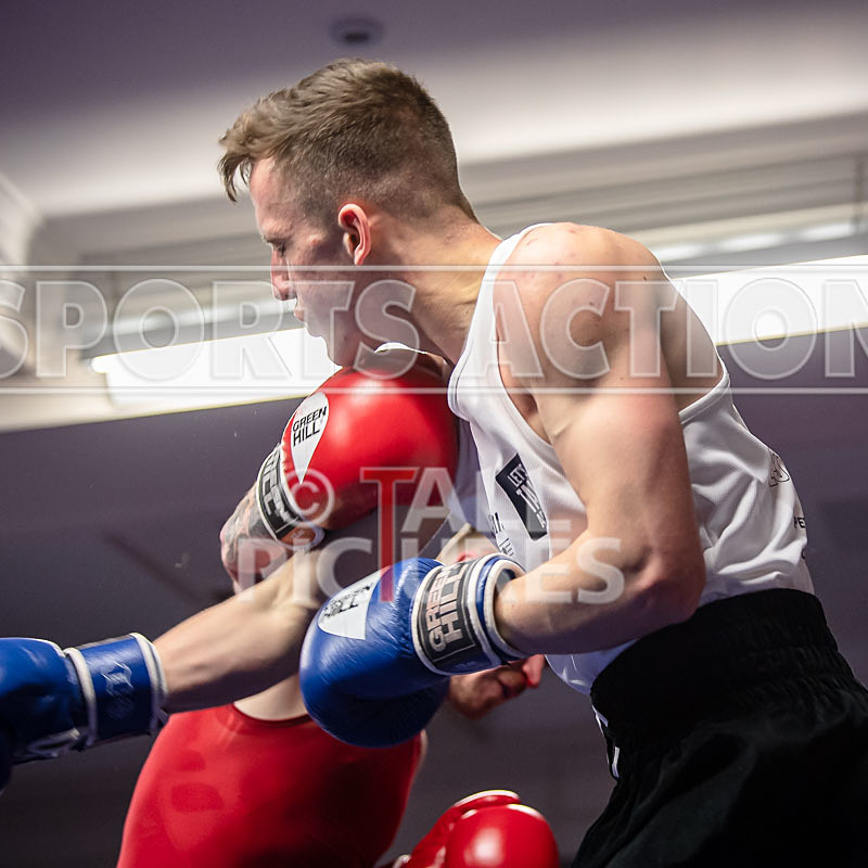 BOUT-5_Rob Brehaut v Ryan Davies-21 - BOUT-5_Rob Brehaut v Ryan Davies