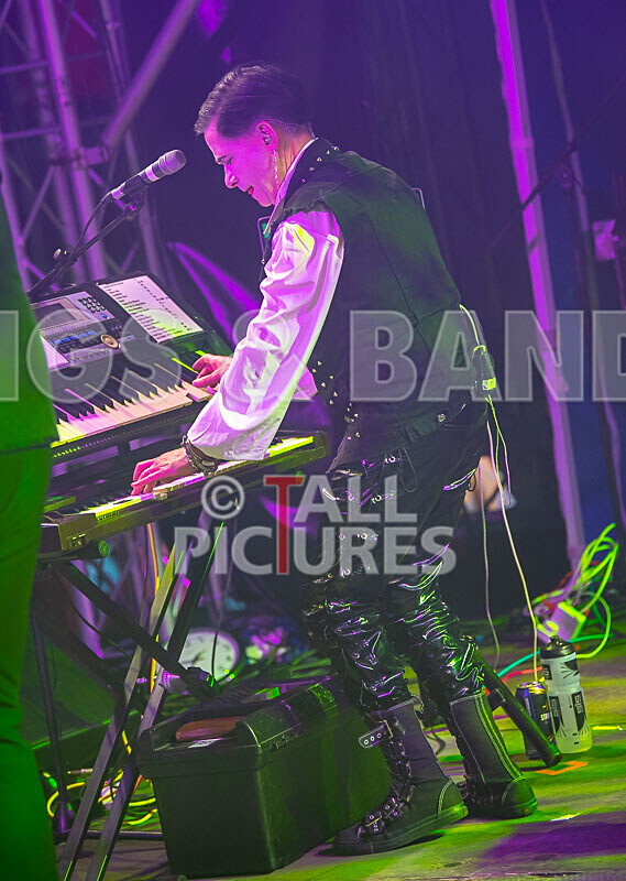 Fade2Grey-437 - FADE2GREY