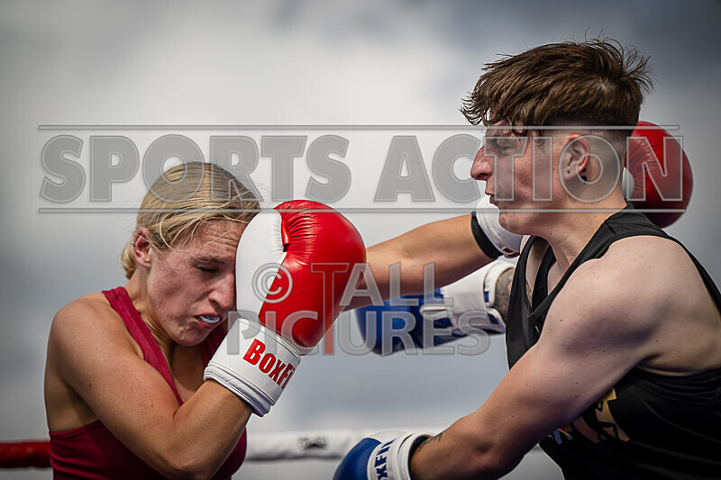 BOUT 5- Leonie Chardonnay Pike v Ellie Rocky Robinson-54 - BOUT 5- Leonie 'Chardonnay' Pike v Ellie 'Rocky' Robinson