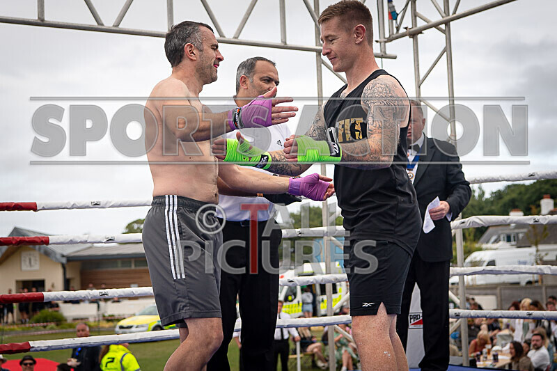 BOUT 11- Roland the Doc Archer v Chris the Trigger ONeil-22 - BOUT 11- Roland 'the Doc' Archer v Chris 'the Trigger' O'Neil