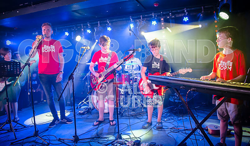 The Minorities-6 - THE MINORITIES