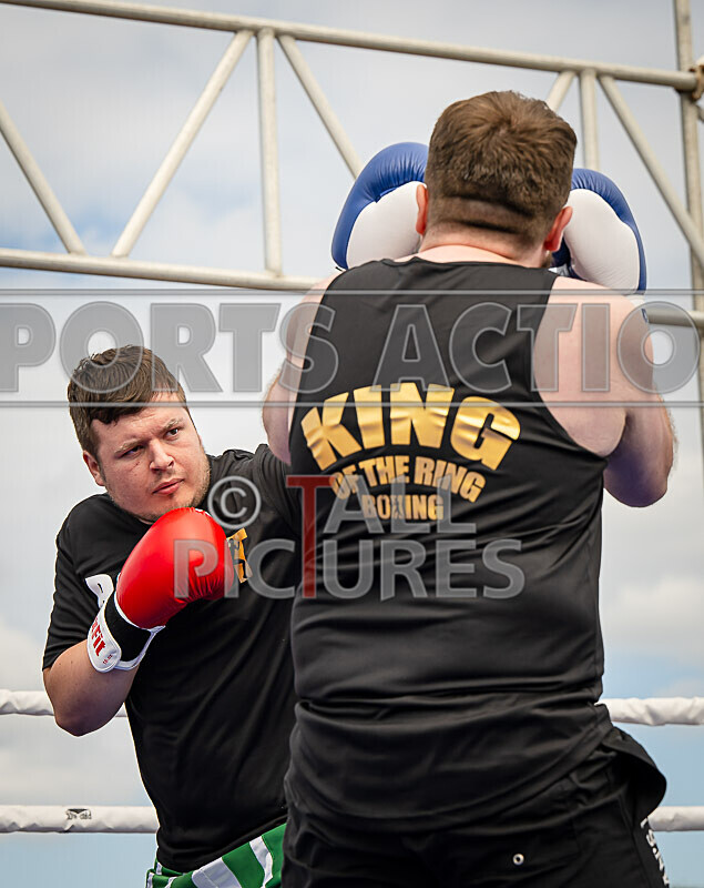 BOUT 1- Iron Mike Carre v Martin in Need of Help-5 - BOUT 1- 'Iron' Mike Carre v Martin 'in Need of' Help