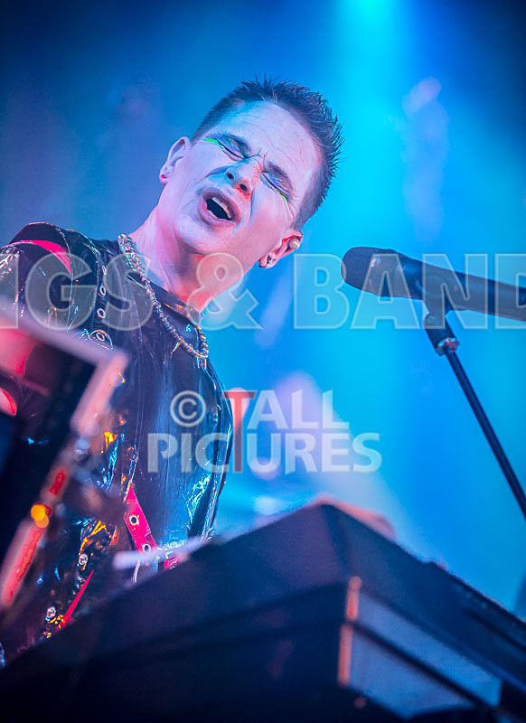 Fade2Grey-369 - FADE2GREY