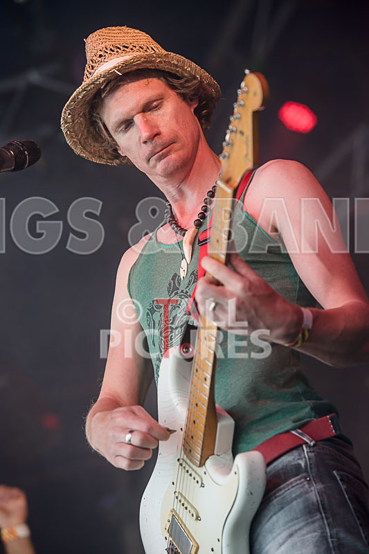 Benny the Moth-97 - BENNY THE MOTH