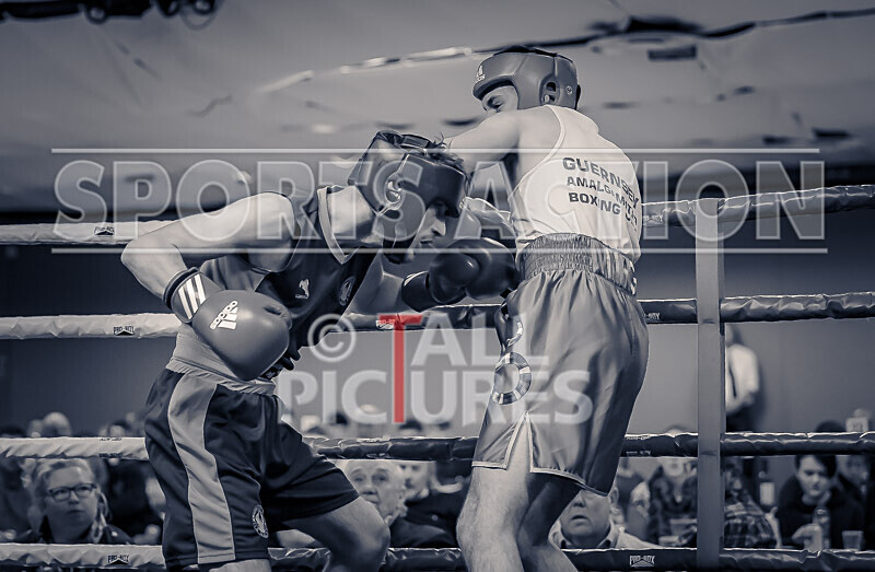 BOUT 4 - Ross Vining v Lewis Oyler-14 - BOUT 4 - Ross Vining v Lewis Oyler