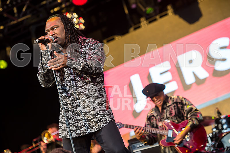 Earth Wind Fire Experience-24 - EARTH WIND & FIRE EXPERIENCE feat. AL McKAY