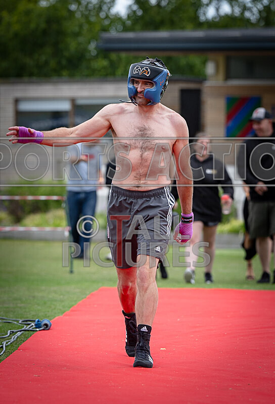 BOUT 11- Roland the Doc Archer v Chris the Trigger ONeil-1 - BOUT 11- Roland 'the Doc' Archer v Chris 'the Trigger' O'Neil