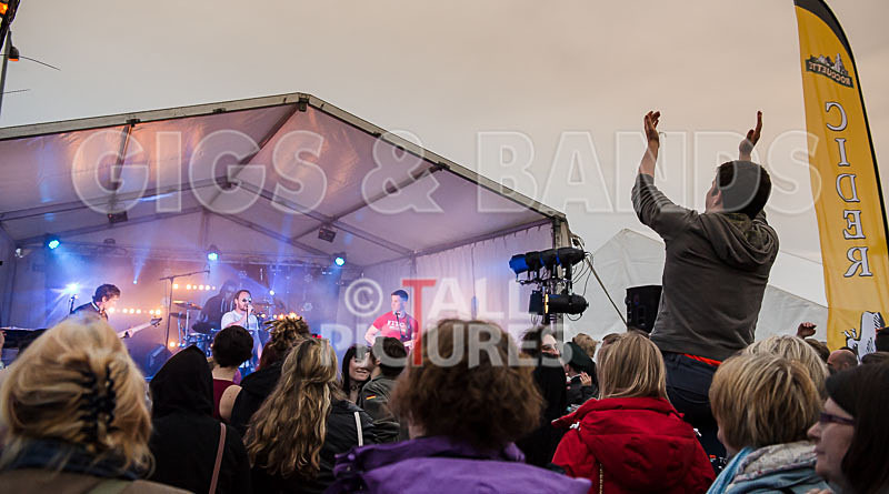 The High Tides-17 - THE HIGH TIDES