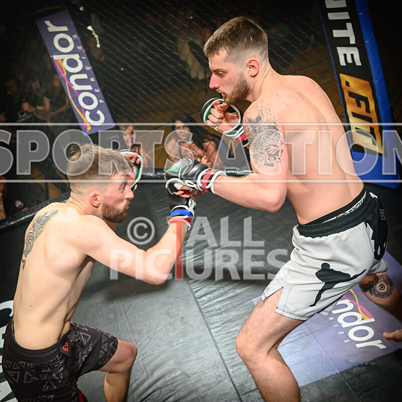 BOUT- 11 - James Jeune v Matt Iwon-12 - BOUT 11 - James Jeune v Matt Iwon