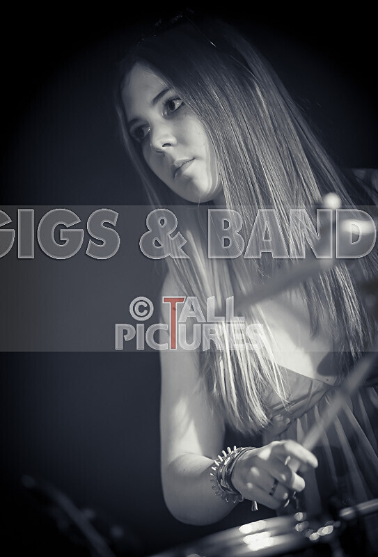 Bonnie and the Others-16 - BONNIE AND THE OTHERS